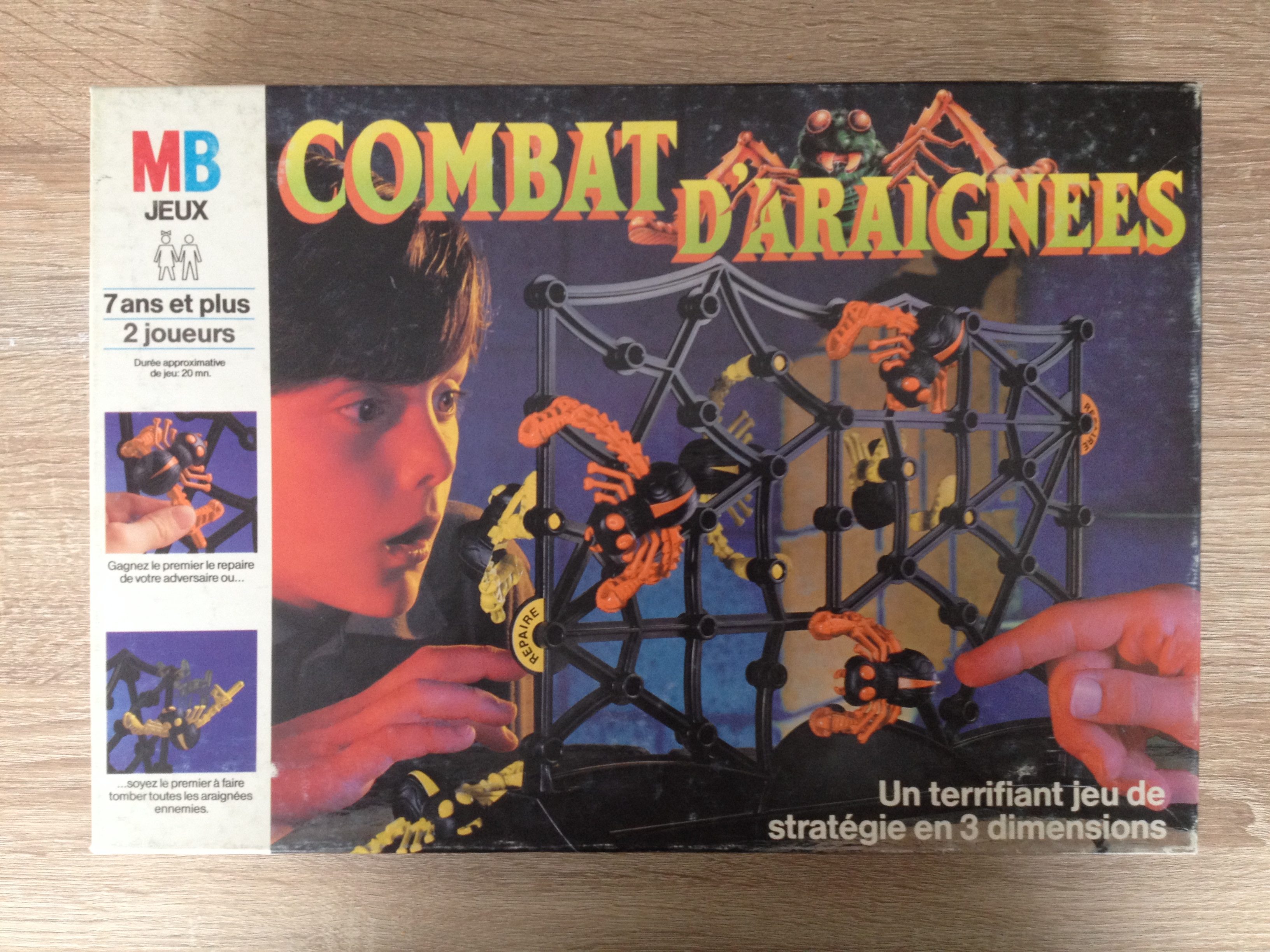 COMBAT  D'ARRAIGNEES